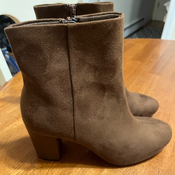 NWOT Christian Siriano brown boots - Picture 3 of 7